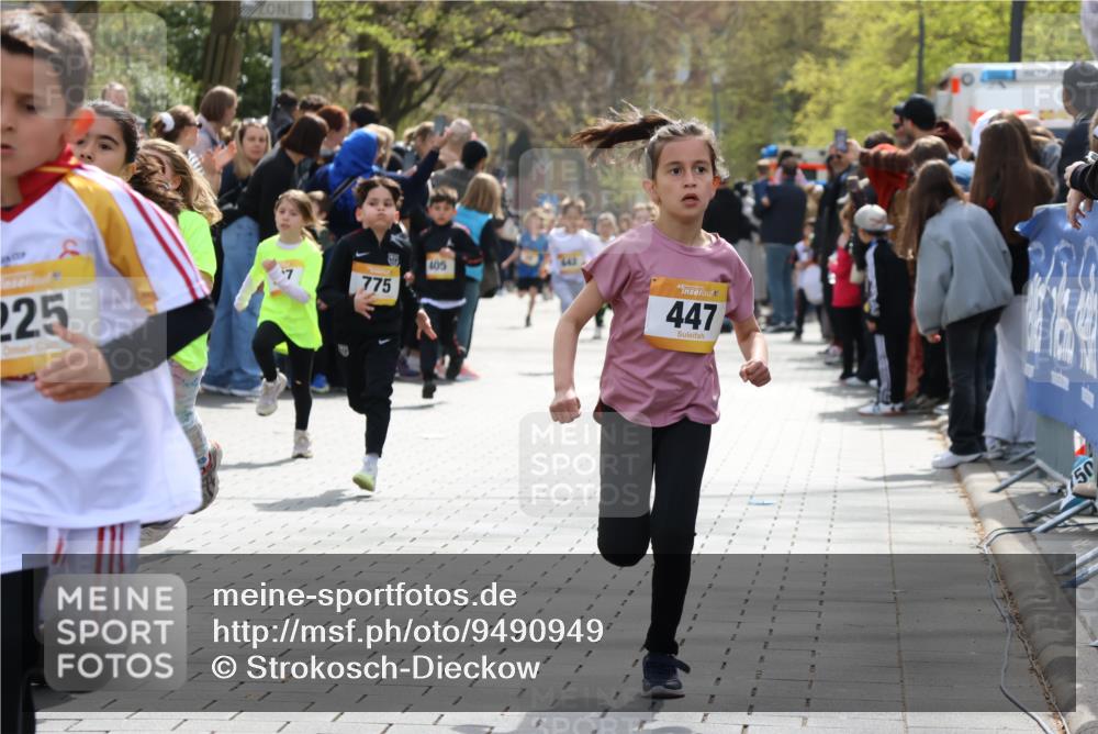 12.04.2026 - 45. Internationalen Wilhelmsburger Insellauf Strokosch-Dieckow http://msf.ph/oto/9490949 12.04.2026 14:20:03 Ziel 1602, 478, 83, 968, 465, 631, 1621, 304, 225, 1618, 108, 534, 447, 560, 734, 775, 587, 405, 1060, 642, 753 meine-sportfotos.de