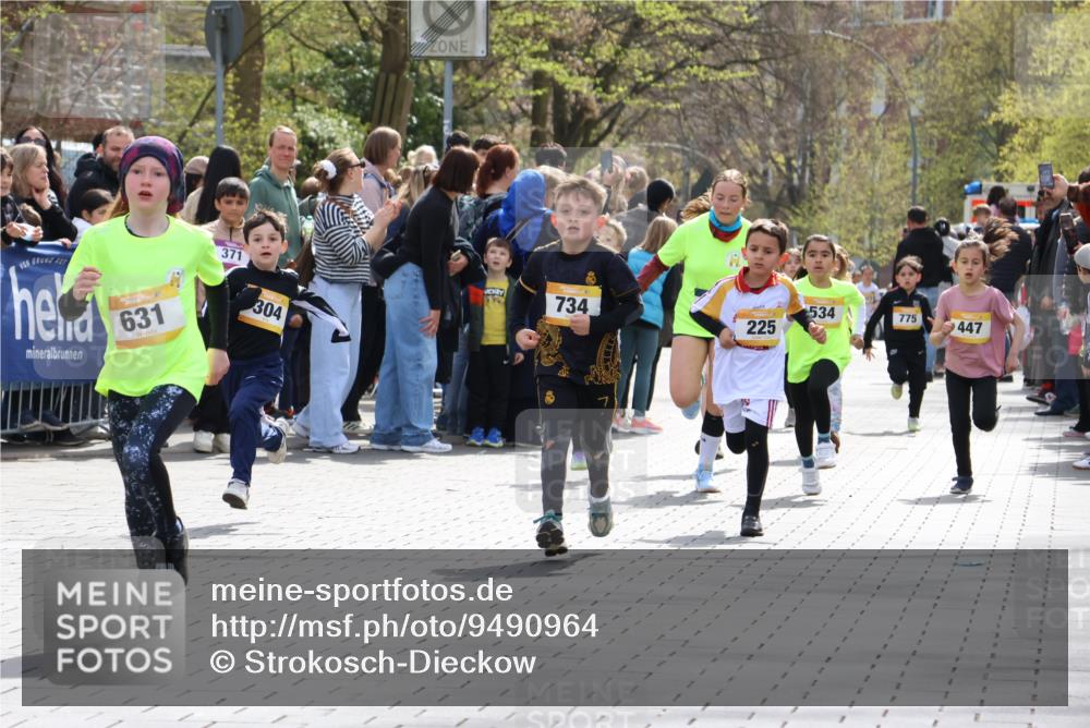 12.04.2026 - 45. Internationalen Wilhelmsburger Insellauf Strokosch-Dieckow http://msf.ph/oto/9490964 12.04.2026 14:19:59 Ziel 982, 155, 621, 1602, 478, 83, 968, 465, 631, 1621, 304, 225, 1618, 108, 534, 447, 560, 734, 775 meine-sportfotos.de
