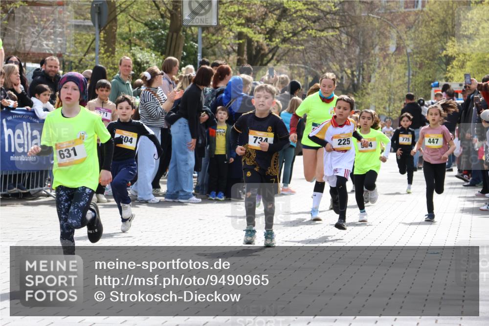 12.04.2026 - 45. Internationalen Wilhelmsburger Insellauf Strokosch-Dieckow http://msf.ph/oto/9490965 12.04.2026 14:19:59 Ziel 982, 155, 621, 1602, 478, 83, 968, 465, 631, 1621, 304, 225, 1618, 108, 534, 447, 560, 734, 775 meine-sportfotos.de