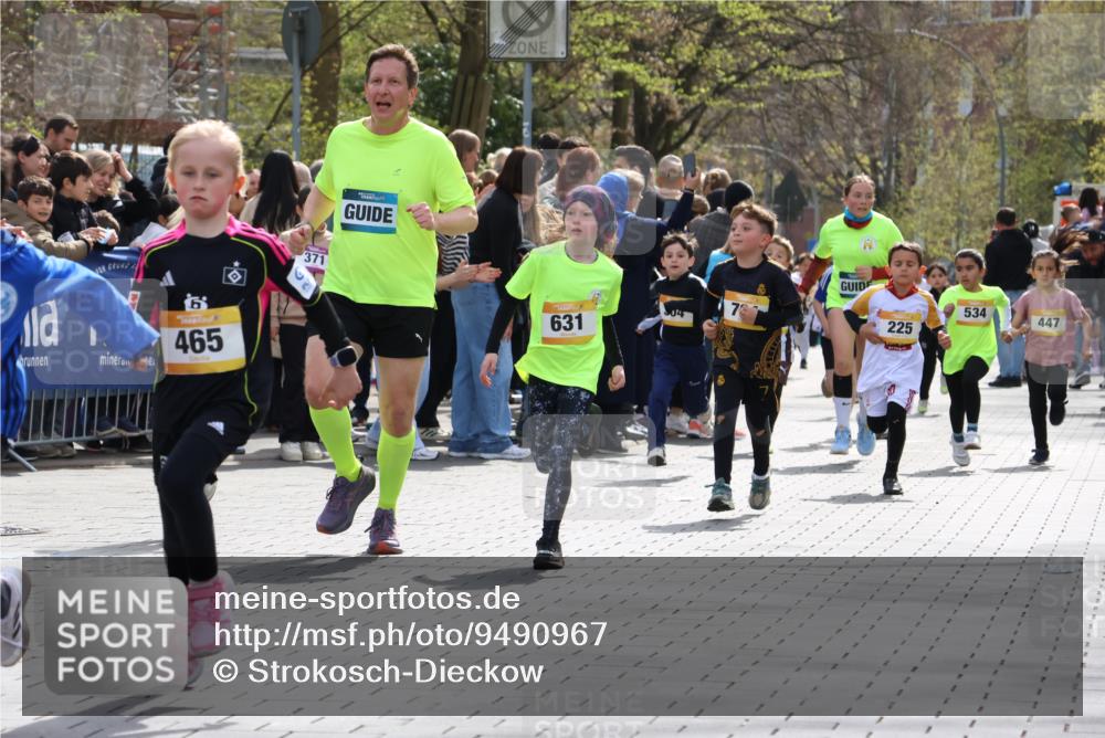 12.04.2026 - 45. Internationalen Wilhelmsburger Insellauf Strokosch-Dieckow http://msf.ph/oto/9490967 12.04.2026 14:19:58 Ziel 682, 413, 982, 155, 621, 1602, 478, 83, 968, 465, 631, 1621, 304, 225, 1618, 108, 534, 447, 560, 734 meine-sportfotos.de