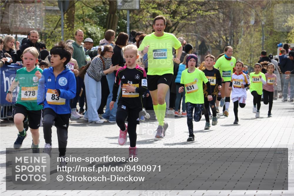 12.04.2026 - 45. Internationalen Wilhelmsburger Insellauf Strokosch-Dieckow http://msf.ph/oto/9490971 12.04.2026 14:19:57 Ziel 943, 793, 845, 682, 413, 982, 155, 621, 1602, 478, 83, 968, 465, 631, 1621, 304, 225, 1618, 108, 534 meine-sportfotos.de