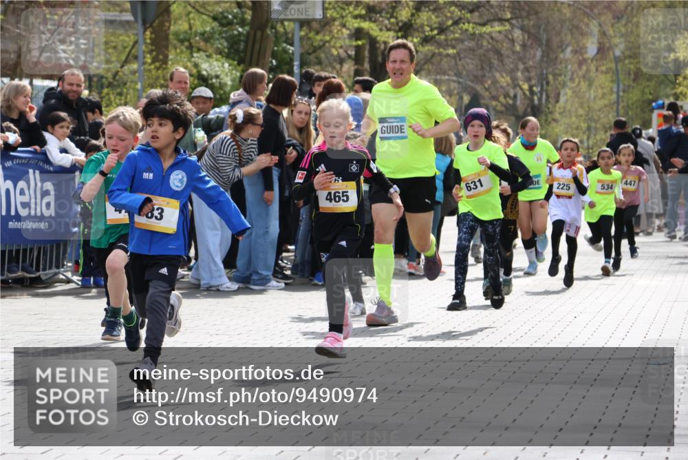 12.04.2026 - 45. Internationalen Wilhelmsburger Insellauf Strokosch-Dieckow http://msf.ph/oto/9490974 12.04.2026 14:19:57 Ziel 943, 793, 845, 682, 413, 982, 155, 621, 1602, 478, 83, 968, 465, 631, 1621, 304, 225, 1618, 108, 534 meine-sportfotos.de
