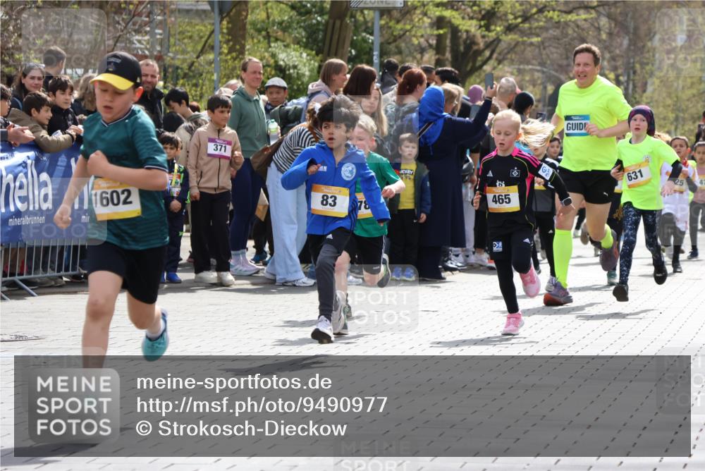 12.04.2026 - 45. Internationalen Wilhelmsburger Insellauf Strokosch-Dieckow http://msf.ph/oto/9490977 12.04.2026 14:19:56 Ziel 740, 943, 793, 845, 682, 413, 982, 155, 621, 1602, 478, 83, 968, 465, 631, 1621, 304, 225 meine-sportfotos.de