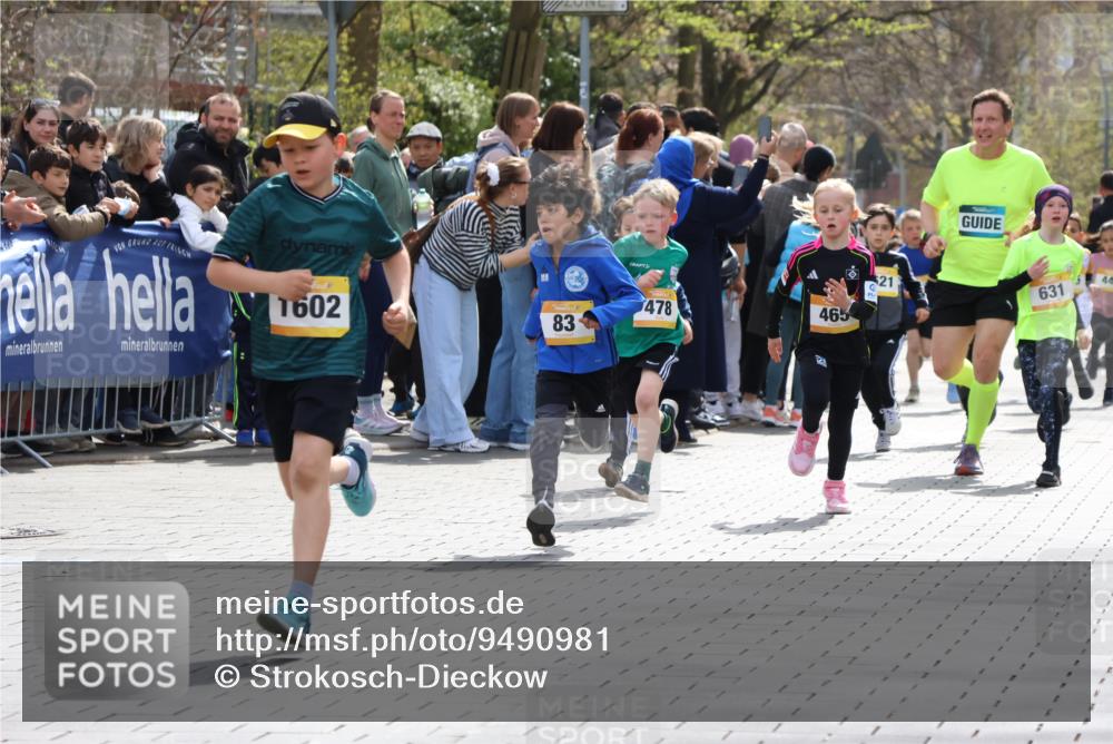 12.04.2026 - 45. Internationalen Wilhelmsburger Insellauf Strokosch-Dieckow http://msf.ph/oto/9490981 12.04.2026 14:19:56 Ziel 740, 943, 793, 845, 682, 413, 982, 155, 621, 1602, 478, 83, 968, 465, 631, 1621, 304, 225 meine-sportfotos.de