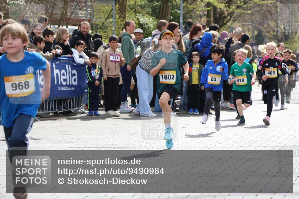 12.04.2026 - 45. Internationalen Wilhelmsburger Insellauf Strokosch-Dieckow http://msf.ph/oto/9490984 12.04.2026 14:19:55 Ziel 96, 579, 740, 943, 793, 845, 682, 413, 982, 155, 621, 1602, 478, 83, 968, 465, 631, 1621 meine-sportfotos.de
