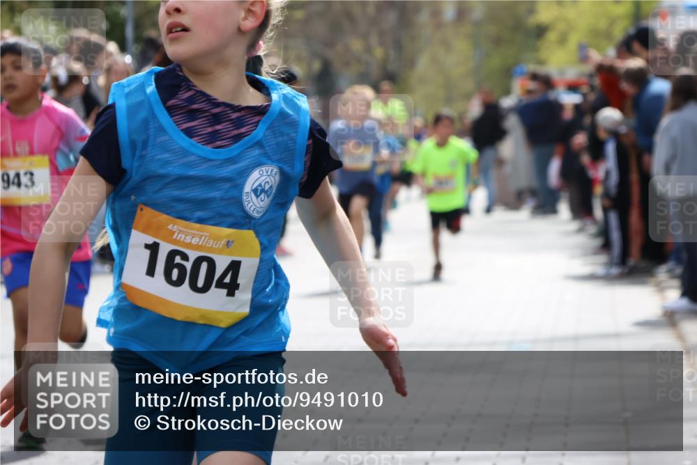 12.04.2026 - 45. Internationalen Wilhelmsburger Insellauf Strokosch-Dieckow http://msf.ph/oto/9491010 12.04.2026 14:19:49 Ziel 787, 952, 1604, 985, 944, 64, 96, 579, 740, 943, 793, 845, 682, 413, 982, 155, 621 meine-sportfotos.de