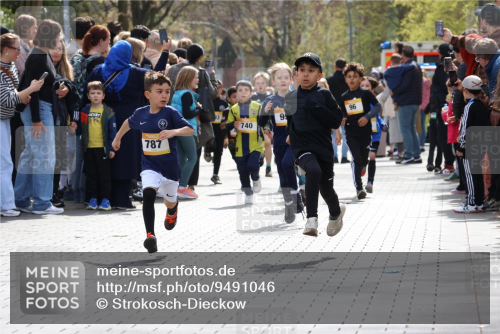 12.04.2026 - 45. Internationalen Wilhelmsburger Insellauf Strokosch-Dieckow http://msf.ph/oto/9491046 12.04.2026 14:19:43 Ziel 950, 275, 480, 787, 952, 1604, 985, 944, 64, 96, 579 meine-sportfotos.de