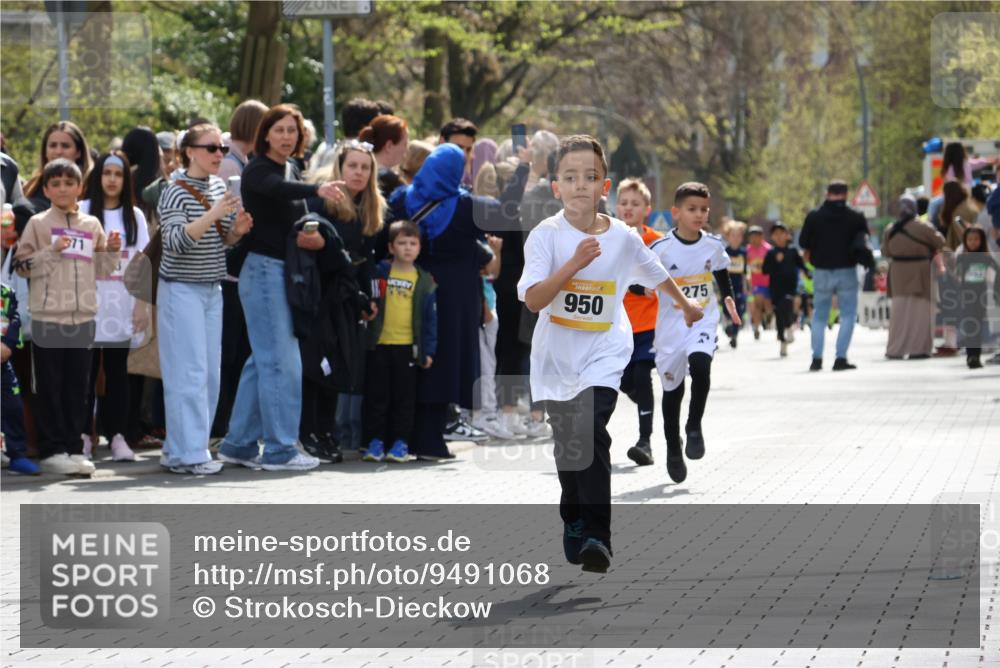 12.04.2026 - 45. Internationalen Wilhelmsburger Insellauf Strokosch-Dieckow http://msf.ph/oto/9491068 12.04.2026 14:19:34 Ziel 265, 87, 1614, 1613, 950, 275, 480 meine-sportfotos.de