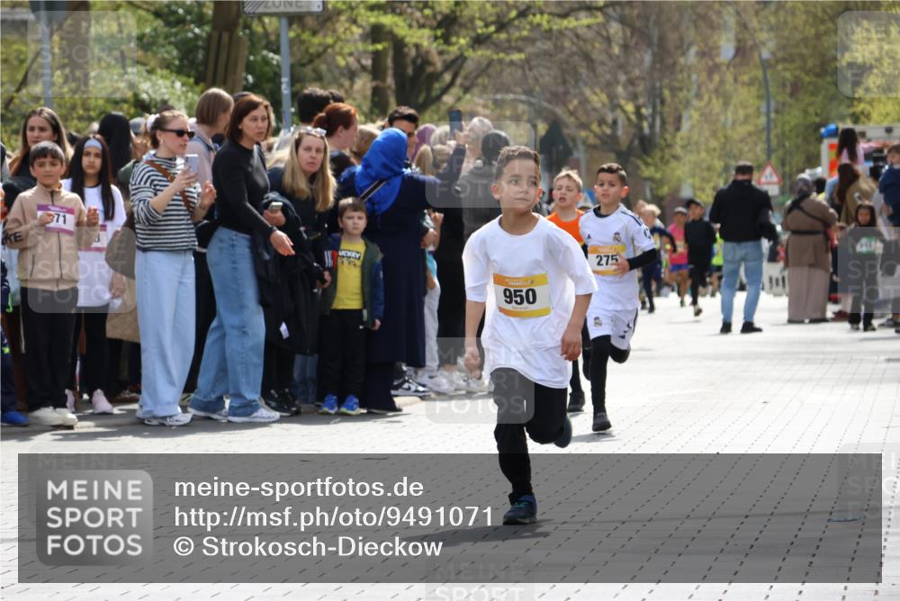 12.04.2026 - 45. Internationalen Wilhelmsburger Insellauf Strokosch-Dieckow http://msf.ph/oto/9491071 12.04.2026 14:19:33 Ziel 265, 87, 1614, 1613, 950, 275, 480 meine-sportfotos.de
