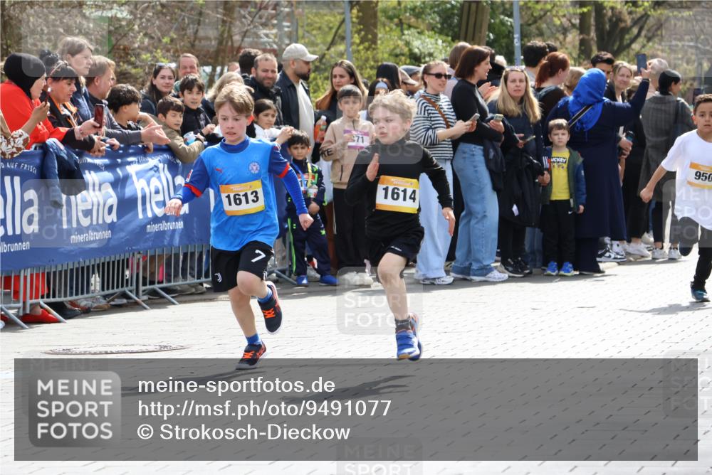 12.04.2026 - 45. Internationalen Wilhelmsburger Insellauf Strokosch-Dieckow http://msf.ph/oto/9491077 12.04.2026 14:19:32 Ziel 265, 87, 1614, 1613, 950, 275 meine-sportfotos.de