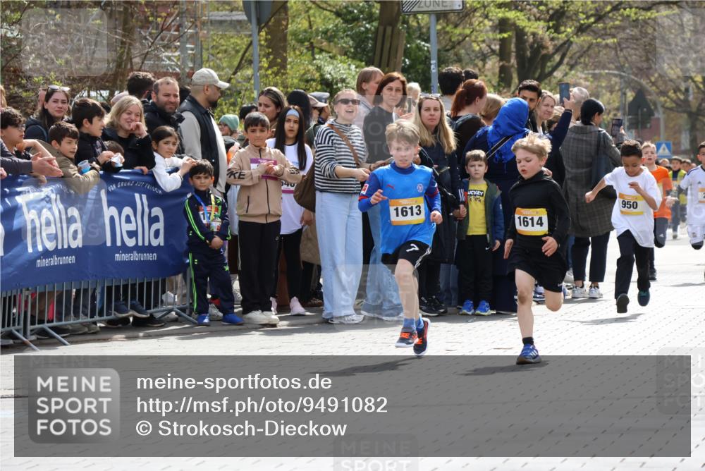 12.04.2026 - 45. Internationalen Wilhelmsburger Insellauf Strokosch-Dieckow http://msf.ph/oto/9491082 12.04.2026 14:19:31 Ziel 941, 265, 87, 1614, 1613, 950 meine-sportfotos.de