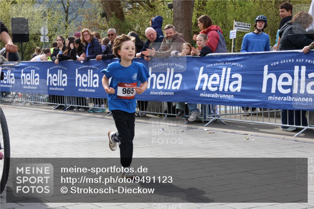 12.04.2026 - 45. Internationalen Wilhelmsburger Insellauf Strokosch-Dieckow http://msf.ph/oto/9491123 12.04.2026 14:13:10 Ziel 965 meine-sportfotos.de