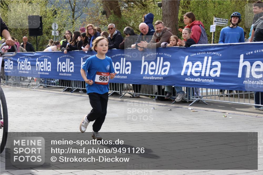 12.04.2026 - 45. Internationalen Wilhelmsburger Insellauf Strokosch-Dieckow http://msf.ph/oto/9491126 12.04.2026 14:13:09 Ziel 965 meine-sportfotos.de