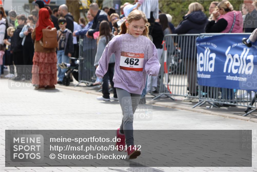 12.04.2026 - 45. Internationalen Wilhelmsburger Insellauf Strokosch-Dieckow http://msf.ph/oto/9491142 12.04.2026 14:11:54 Ziel 1070, 462 meine-sportfotos.de