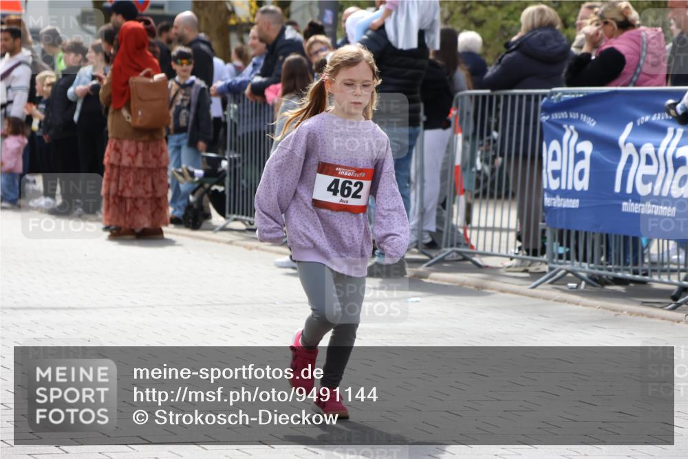 12.04.2026 - 45. Internationalen Wilhelmsburger Insellauf Strokosch-Dieckow http://msf.ph/oto/9491144 12.04.2026 14:11:54 Ziel 1070, 462 meine-sportfotos.de