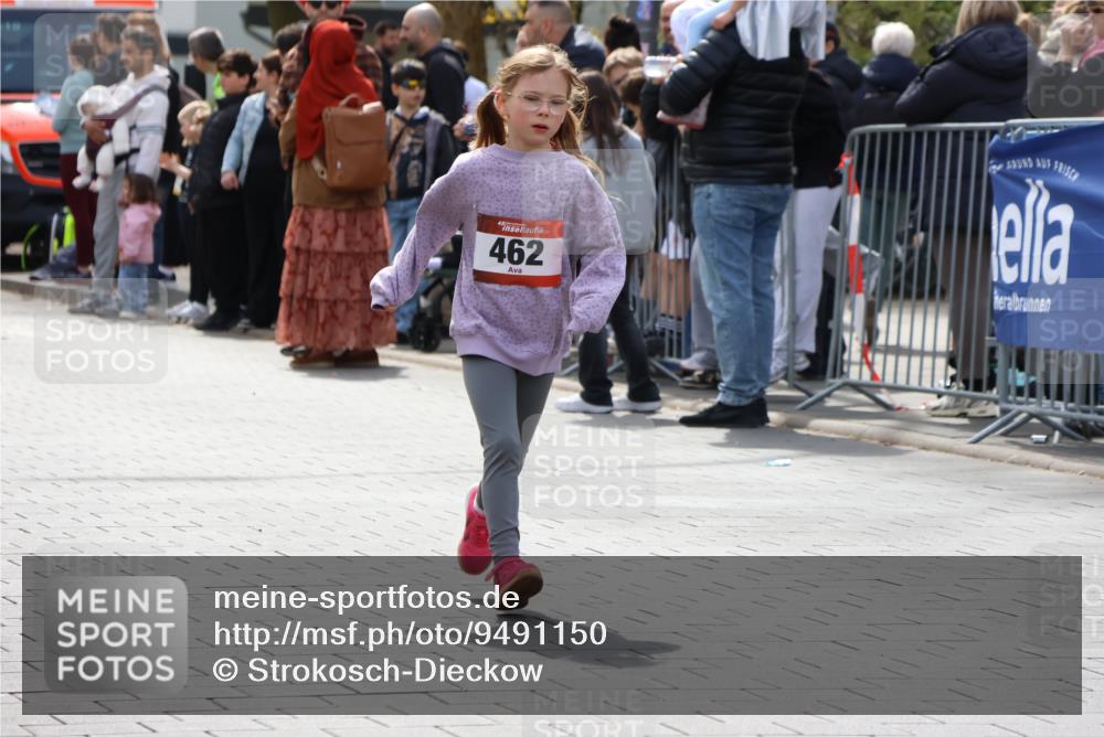 12.04.2026 - 45. Internationalen Wilhelmsburger Insellauf Strokosch-Dieckow http://msf.ph/oto/9491150 12.04.2026 14:11:54 Ziel 1070, 462 meine-sportfotos.de