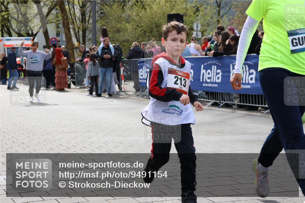 12.04.2026 - 45. Internationalen Wilhelmsburger Insellauf Strokosch-Dieckow http://msf.ph/oto/9491154 12.04.2026 14:11:45 Ziel 1528, 213, 177, 1070 meine-sportfotos.de