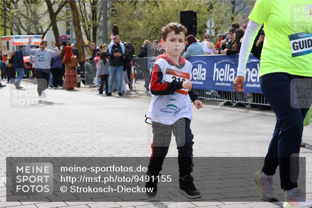 12.04.2026 - 45. Internationalen Wilhelmsburger Insellauf Strokosch-Dieckow http://msf.ph/oto/9491155 12.04.2026 14:11:45 Ziel 1528, 213, 177, 1070 meine-sportfotos.de
