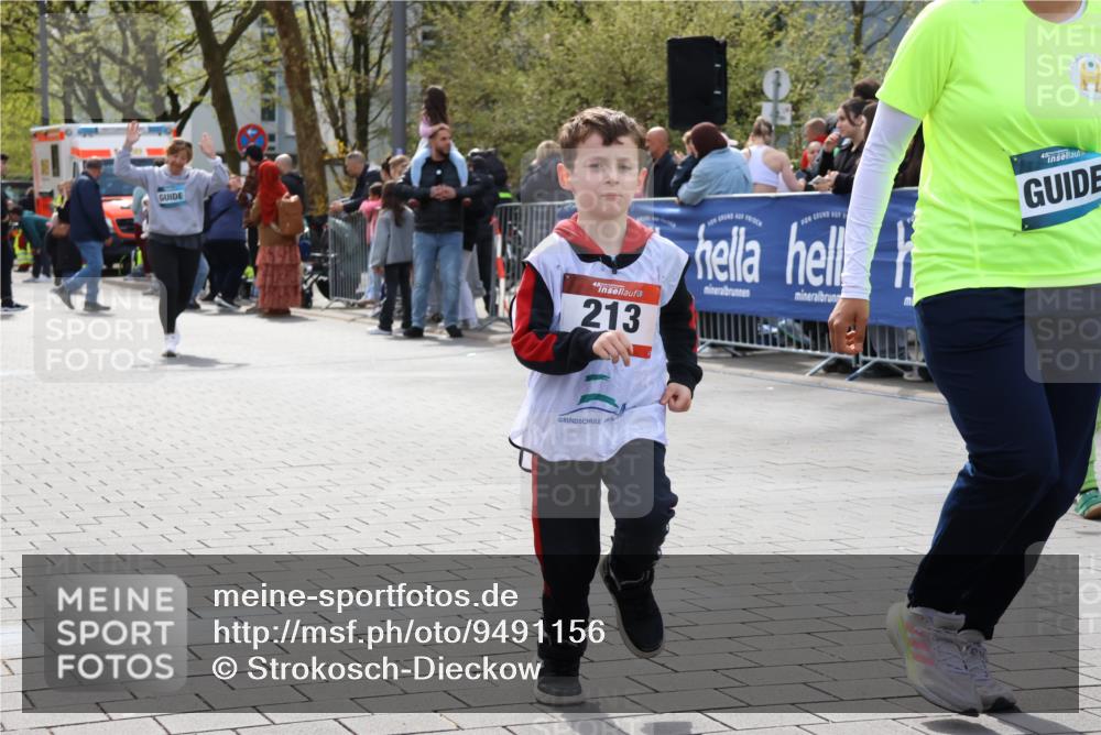 12.04.2026 - 45. Internationalen Wilhelmsburger Insellauf Strokosch-Dieckow http://msf.ph/oto/9491156 12.04.2026 14:11:45 Ziel 1528, 213, 177, 1070 meine-sportfotos.de