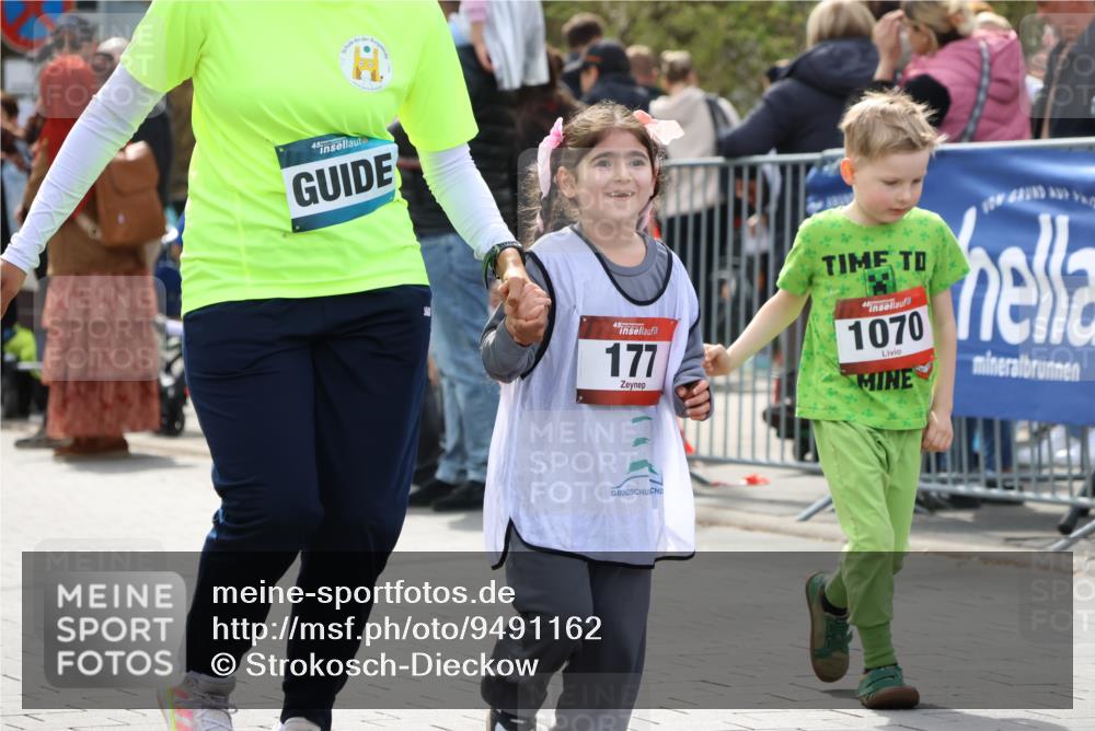 12.04.2026 - 45. Internationalen Wilhelmsburger Insellauf Strokosch-Dieckow http://msf.ph/oto/9491162 12.04.2026 14:11:43 Ziel 1528, 213, 177, 1070 meine-sportfotos.de