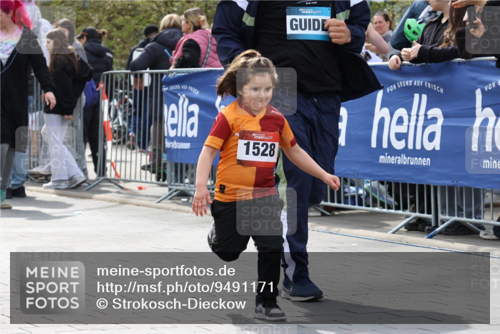 12.04.2026 - 45. Internationalen Wilhelmsburger Insellauf Strokosch-Dieckow http://msf.ph/oto/9491171 12.04.2026 14:11:39 Ziel 1528, 213 meine-sportfotos.de