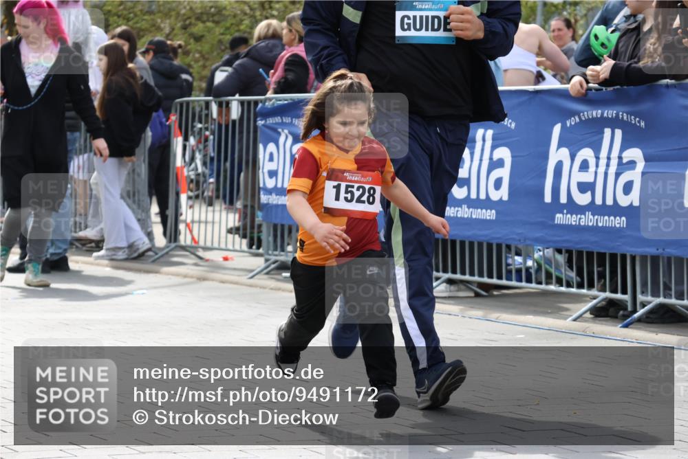 12.04.2026 - 45. Internationalen Wilhelmsburger Insellauf Strokosch-Dieckow http://msf.ph/oto/9491172 12.04.2026 14:11:39 Ziel 1528, 213 meine-sportfotos.de