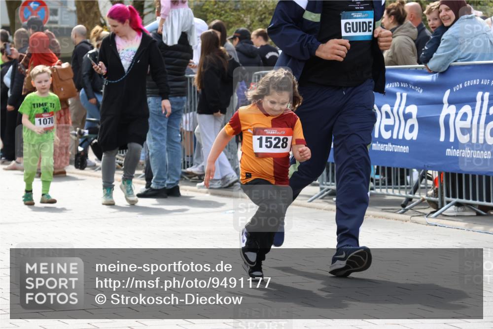 12.04.2026 - 45. Internationalen Wilhelmsburger Insellauf Strokosch-Dieckow http://msf.ph/oto/9491177 12.04.2026 14:11:39 Ziel 1528, 213 meine-sportfotos.de