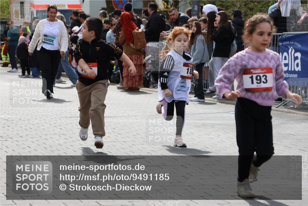 12.04.2026 - 45. Internationalen Wilhelmsburger Insellauf Strokosch-Dieckow http://msf.ph/oto/9491185 12.04.2026 14:11:28 Ziel 773, 1527, 1515, 185, 193, 179 meine-sportfotos.de