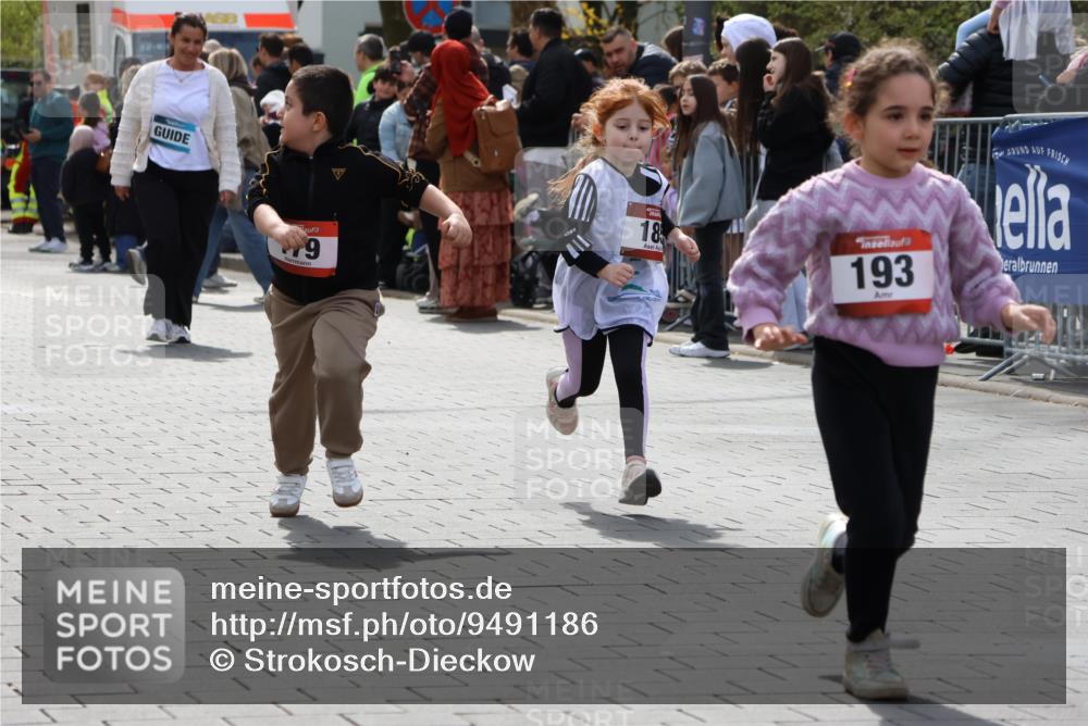 12.04.2026 - 45. Internationalen Wilhelmsburger Insellauf Strokosch-Dieckow http://msf.ph/oto/9491186 12.04.2026 14:11:28 Ziel 773, 1527, 1515, 185, 193, 179 meine-sportfotos.de