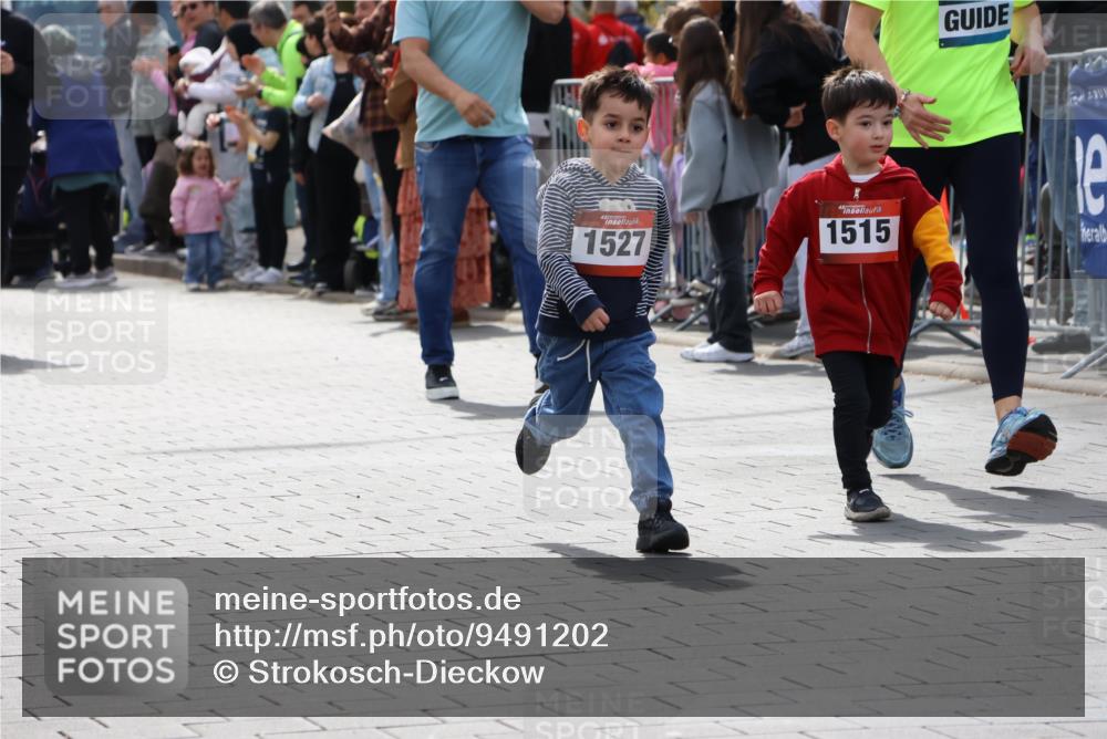 12.04.2026 - 45. Internationalen Wilhelmsburger Insellauf Strokosch-Dieckow http://msf.ph/oto/9491202 12.04.2026 14:11:19 Ziel 718, 962, 702, 655, 783, 773, 1527, 1515 meine-sportfotos.de