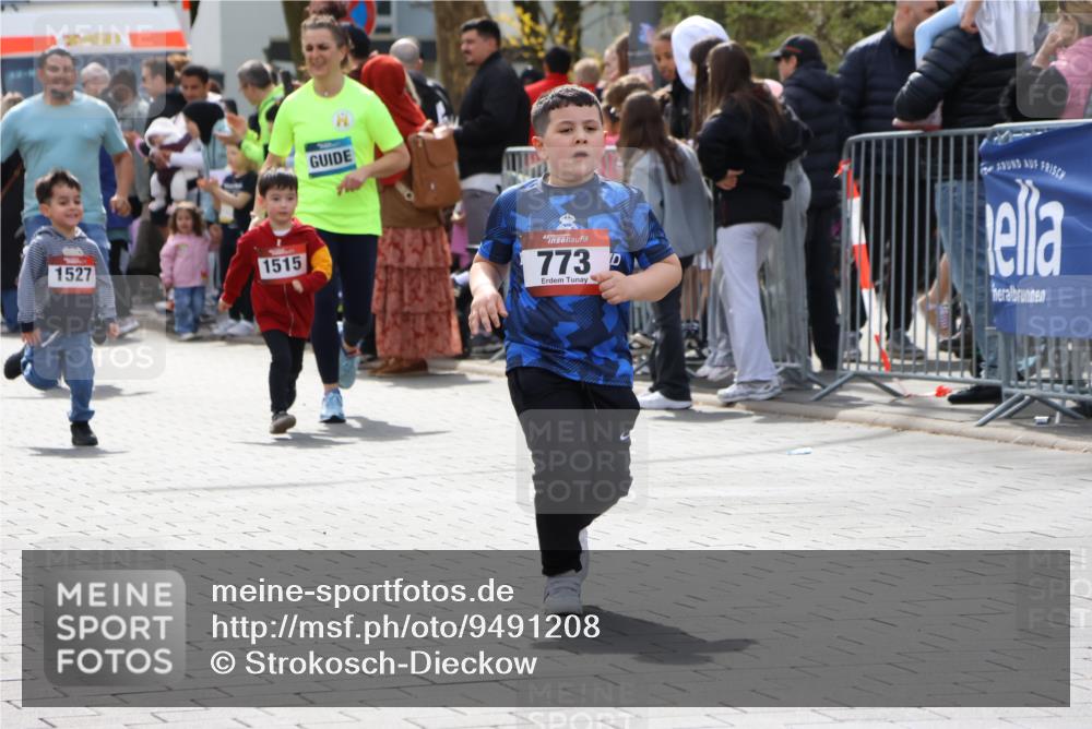 12.04.2026 - 45. Internationalen Wilhelmsburger Insellauf Strokosch-Dieckow http://msf.ph/oto/9491208 12.04.2026 14:11:16 Ziel 922, 718, 962, 702, 655, 783, 773, 1527, 1515 meine-sportfotos.de
