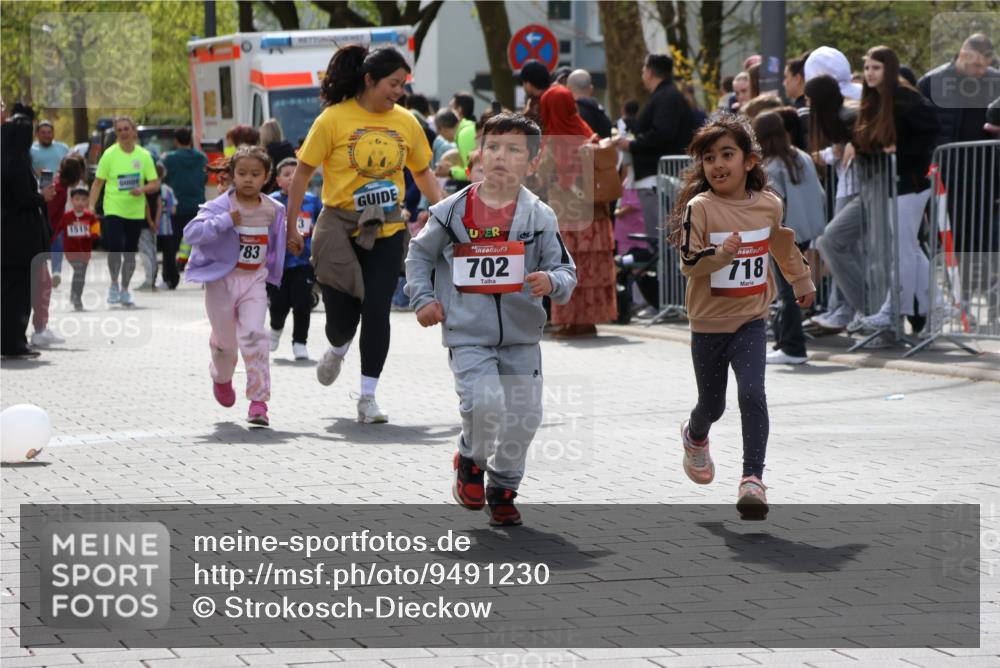 12.04.2026 - 45. Internationalen Wilhelmsburger Insellauf Strokosch-Dieckow http://msf.ph/oto/9491230 12.04.2026 14:11:11 Ziel 630, 43, 954, 922, 718, 962, 702, 655, 783 meine-sportfotos.de