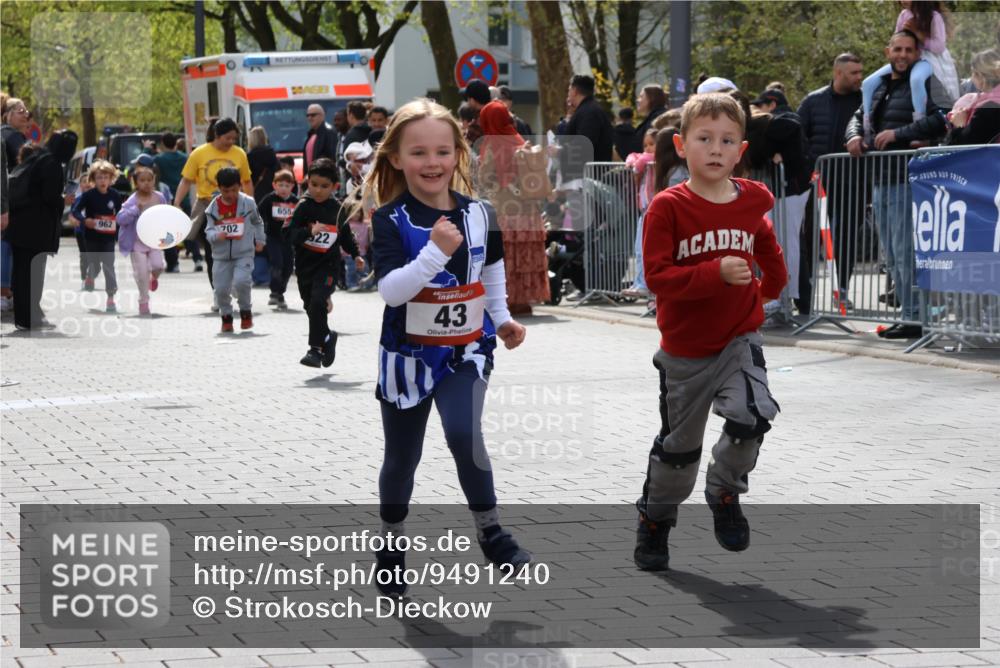 12.04.2026 - 45. Internationalen Wilhelmsburger Insellauf Strokosch-Dieckow http://msf.ph/oto/9491240 12.04.2026 14:11:06 Ziel 914, 178, 630, 43, 954, 922 meine-sportfotos.de
