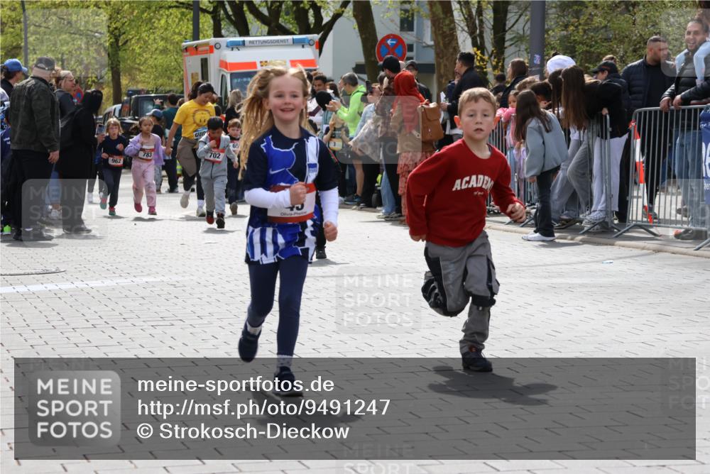 12.04.2026 - 45. Internationalen Wilhelmsburger Insellauf Strokosch-Dieckow http://msf.ph/oto/9491247 12.04.2026 14:11:06 Ziel 914, 178, 630, 43, 954, 922 meine-sportfotos.de