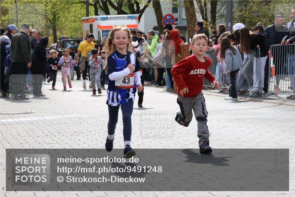 12.04.2026 - 45. Internationalen Wilhelmsburger Insellauf Strokosch-Dieckow http://msf.ph/oto/9491248 12.04.2026 14:11:06 Ziel 914, 178, 630, 43, 954, 922 meine-sportfotos.de