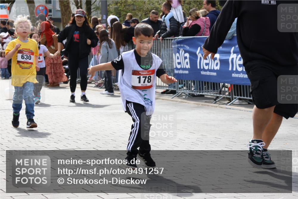 12.04.2026 - 45. Internationalen Wilhelmsburger Insellauf Strokosch-Dieckow http://msf.ph/oto/9491257 12.04.2026 14:11:03 Ziel 727, 57, 728, 584, 568, 914, 178, 630, 43, 954 meine-sportfotos.de