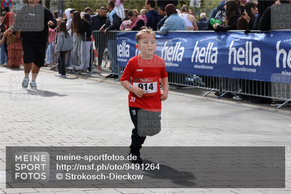 12.04.2026 - 45. Internationalen Wilhelmsburger Insellauf Strokosch-Dieckow http://msf.ph/oto/9491264 12.04.2026 14:11:00 Ziel 1526, 700, 707, 727, 57, 728, 584, 568, 914, 178 meine-sportfotos.de