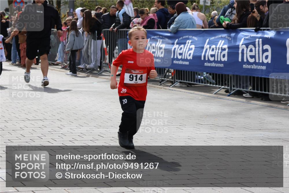 12.04.2026 - 45. Internationalen Wilhelmsburger Insellauf Strokosch-Dieckow http://msf.ph/oto/9491267 12.04.2026 14:11:00 Ziel 1526, 700, 707, 727, 57, 728, 584, 568, 914, 178 meine-sportfotos.de
