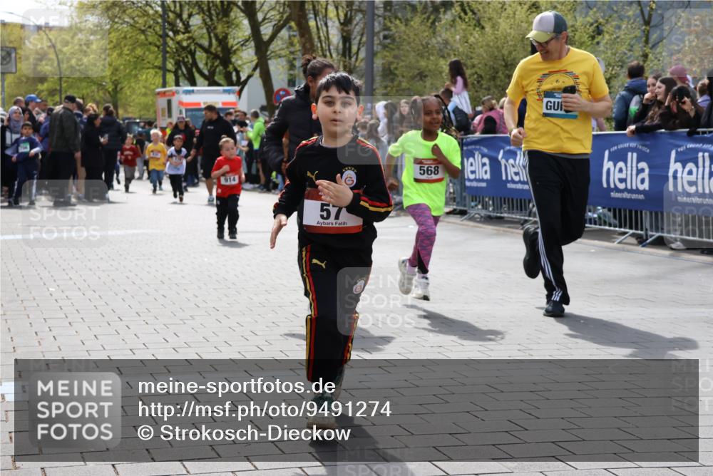 12.04.2026 - 45. Internationalen Wilhelmsburger Insellauf Strokosch-Dieckow http://msf.ph/oto/9491274 12.04.2026 14:10:57 Ziel 1514, 1526, 700, 707, 727, 57, 728, 584, 568, 914 meine-sportfotos.de