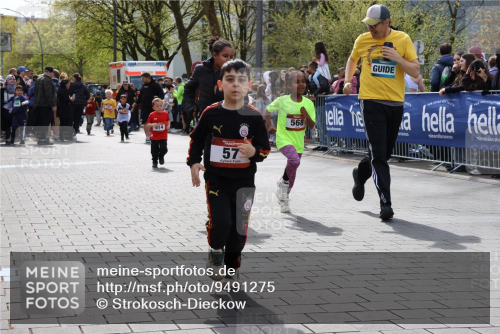 12.04.2026 - 45. Internationalen Wilhelmsburger Insellauf Strokosch-Dieckow http://msf.ph/oto/9491275 12.04.2026 14:10:57 Ziel 1514, 1526, 700, 707, 727, 57, 728, 584, 568, 914 meine-sportfotos.de