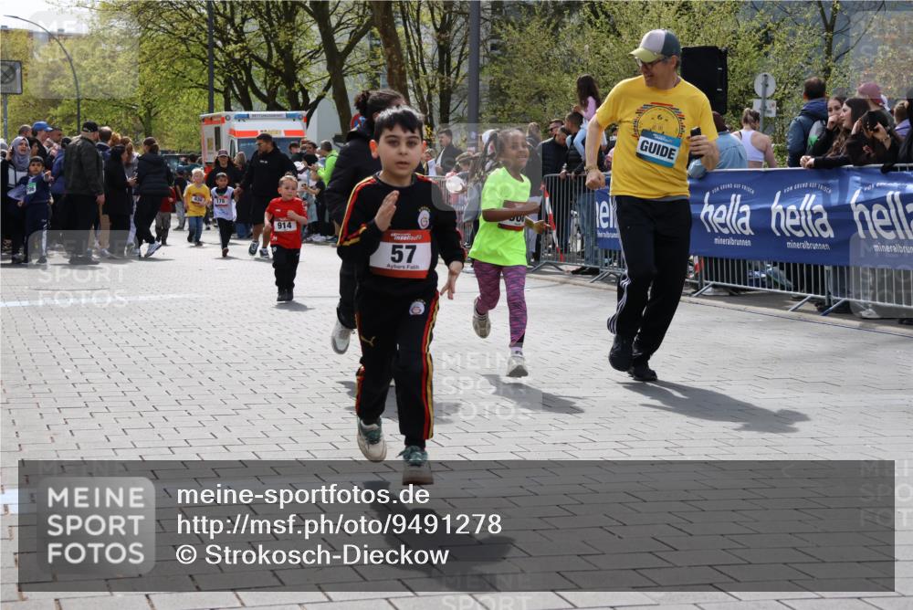 12.04.2026 - 45. Internationalen Wilhelmsburger Insellauf Strokosch-Dieckow http://msf.ph/oto/9491278 12.04.2026 14:10:57 Ziel 1514, 1526, 700, 707, 727, 57, 728, 584, 568, 914 meine-sportfotos.de