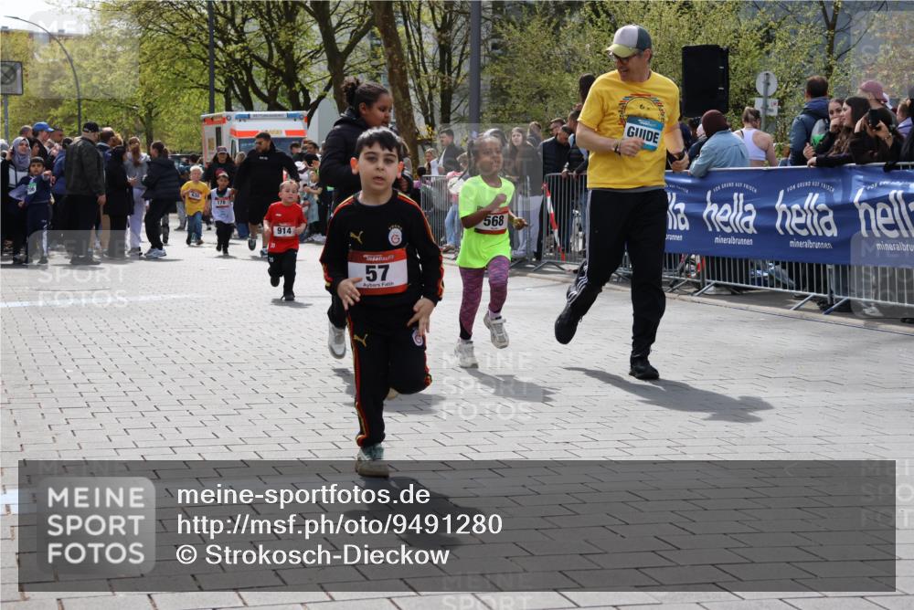 12.04.2026 - 45. Internationalen Wilhelmsburger Insellauf Strokosch-Dieckow http://msf.ph/oto/9491280 12.04.2026 14:10:56 Ziel 643, 1514, 1526, 700, 707, 727, 57, 728, 584, 568, 914 meine-sportfotos.de