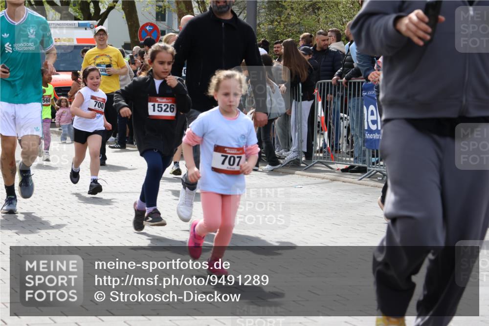 12.04.2026 - 45. Internationalen Wilhelmsburger Insellauf Strokosch-Dieckow http://msf.ph/oto/9491289 12.04.2026 14:10:51 Ziel 701, 699, 703, 54, 147, 112, 643, 1514, 1526, 700, 707, 727, 57, 728 meine-sportfotos.de
