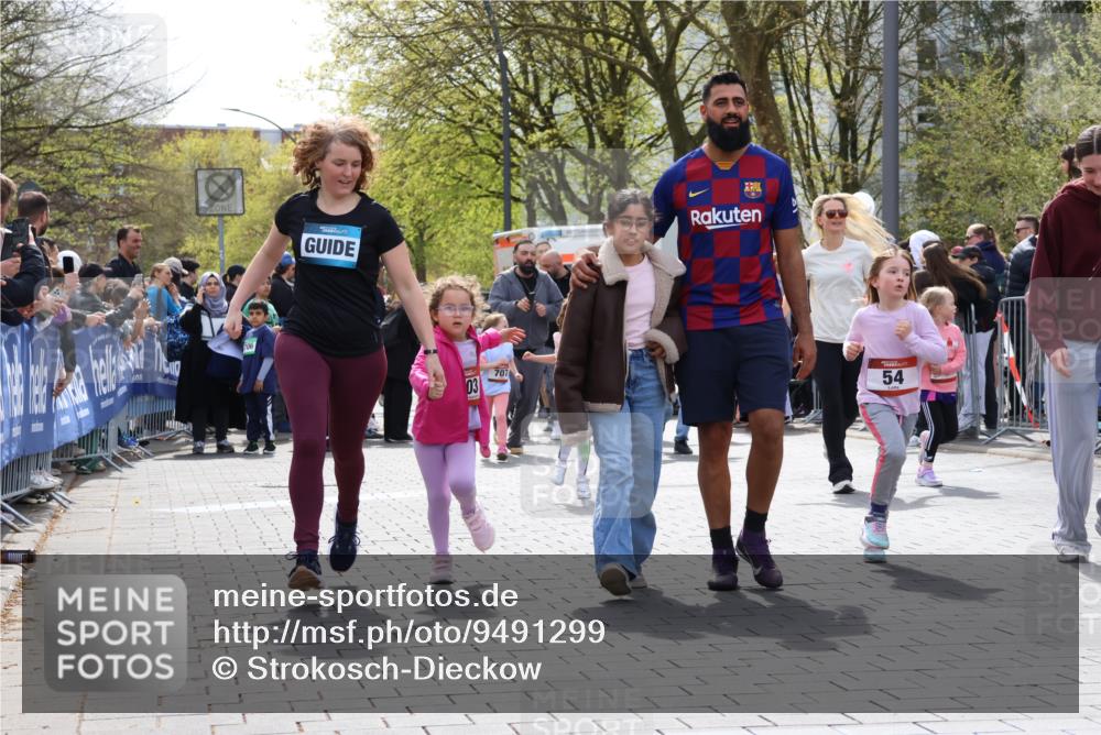 12.04.2026 - 45. Internationalen Wilhelmsburger Insellauf Strokosch-Dieckow http://msf.ph/oto/9491299 12.04.2026 14:10:46 Ziel 910, 613, 789, 202, 709, 195, 912, 188, 430, 210, 701, 699, 703, 54, 147, 112, 643, 1514 meine-sportfotos.de