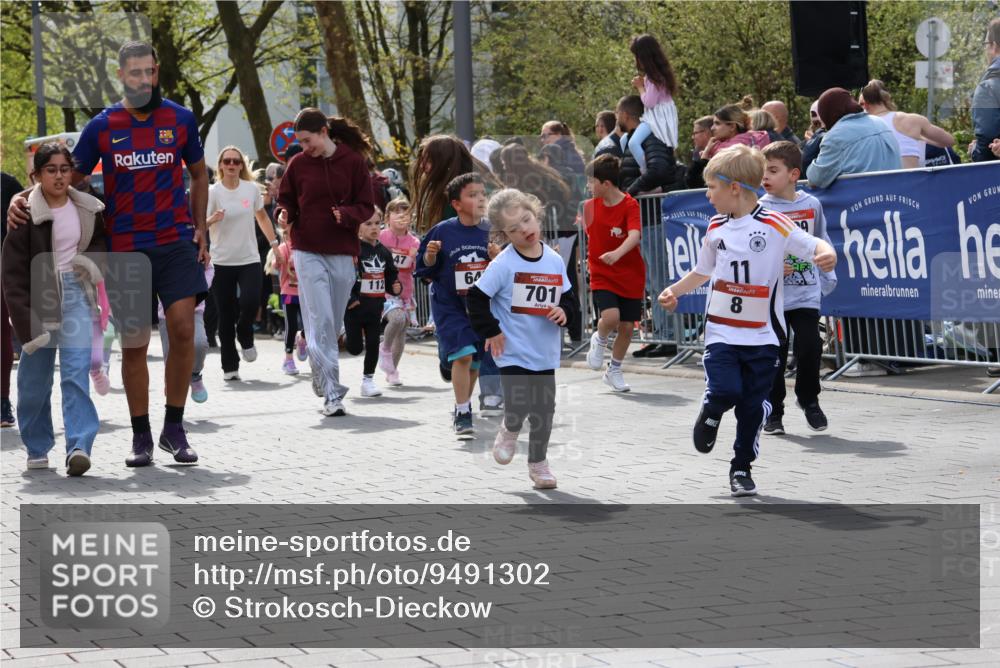 12.04.2026 - 45. Internationalen Wilhelmsburger Insellauf Strokosch-Dieckow http://msf.ph/oto/9491302 12.04.2026 14:10:44 Ziel 553, 204, 705, 645, 910, 613, 789, 202, 709, 195, 912, 188, 430, 210, 701, 699, 703, 54, 147, 112, 643 meine-sportfotos.de