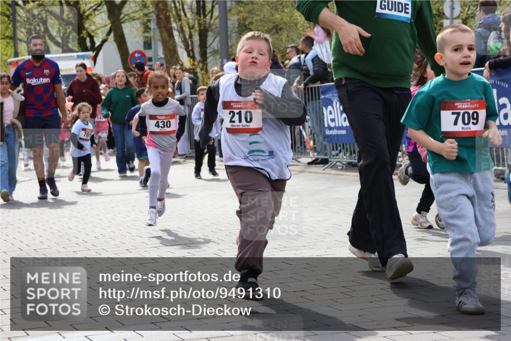 12.04.2026 - 45. Internationalen Wilhelmsburger Insellauf Strokosch-Dieckow http://msf.ph/oto/9491310 12.04.2026 14:10:42 Ziel 229, 553, 204, 705, 645, 910, 613, 789, 202, 709, 195, 912, 188, 430, 210, 701, 699, 703 meine-sportfotos.de