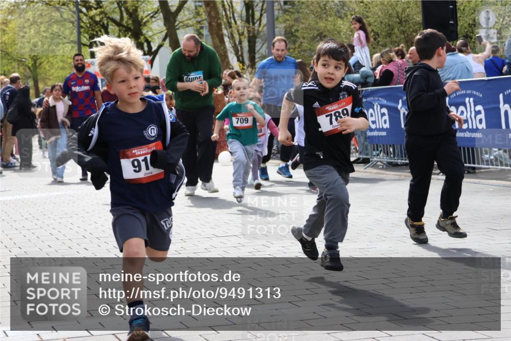 12.04.2026 - 45. Internationalen Wilhelmsburger Insellauf Strokosch-Dieckow http://msf.ph/oto/9491313 12.04.2026 14:10:40 Ziel 725, 1521, 714, 726, 229, 553, 204, 705, 645, 910, 613, 789, 202, 709, 195, 912, 188, 430, 210, 701 meine-sportfotos.de