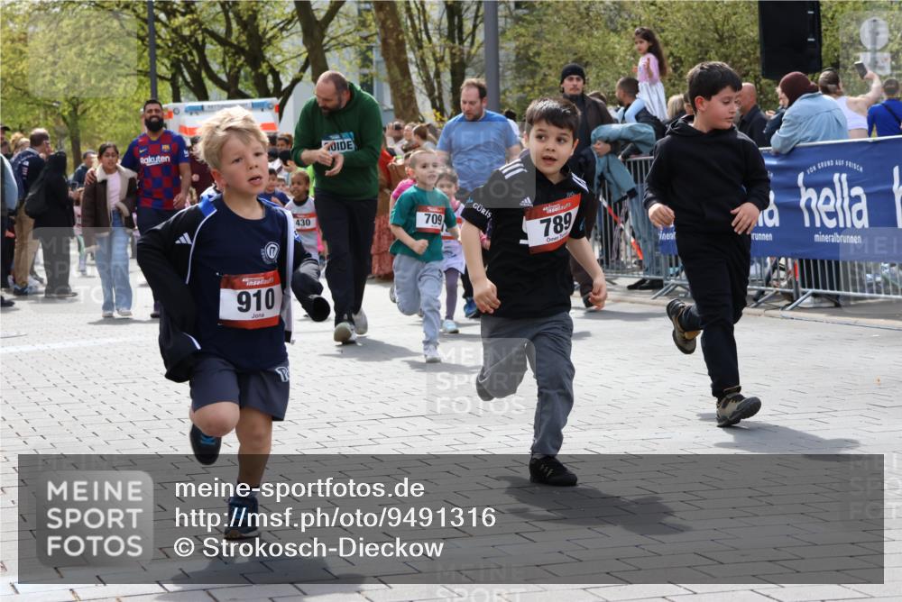 12.04.2026 - 45. Internationalen Wilhelmsburger Insellauf Strokosch-Dieckow http://msf.ph/oto/9491316 12.04.2026 14:10:39 Ziel 722, 239, 704, 725, 1521, 714, 726, 229, 553, 204, 705, 645, 910, 613, 789, 202, 709, 195, 912, 188, 430, 210 meine-sportfotos.de