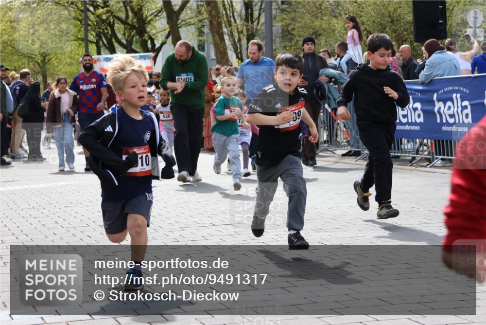 12.04.2026 - 45. Internationalen Wilhelmsburger Insellauf Strokosch-Dieckow http://msf.ph/oto/9491317 12.04.2026 14:10:39 Ziel 722, 239, 704, 725, 1521, 714, 726, 229, 553, 204, 705, 645, 910, 613, 789, 202, 709, 195, 912, 188, 430, 210 meine-sportfotos.de