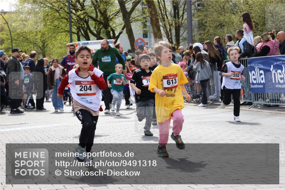 12.04.2026 - 45. Internationalen Wilhelmsburger Insellauf Strokosch-Dieckow http://msf.ph/oto/9491318 12.04.2026 14:10:38 Ziel 717, 724, 929, 722, 239, 704, 725, 1521, 714, 726, 229, 553, 204, 705, 645, 910, 613, 789, 202, 709, 195, 912, 188, 430, 210 meine-sportfotos.de
